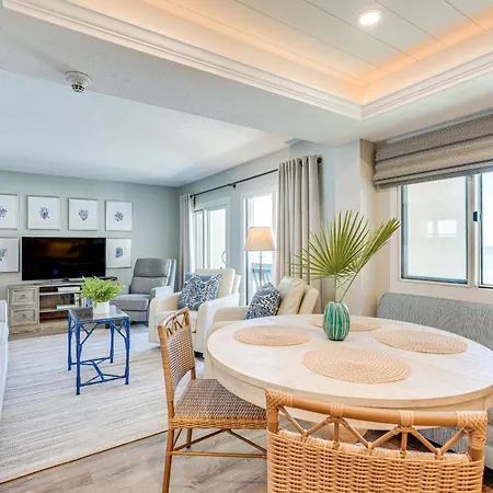 Beachfront Panama City Condo With Balcony And Views!